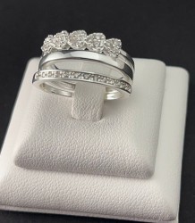 Anillo triple con zirconias